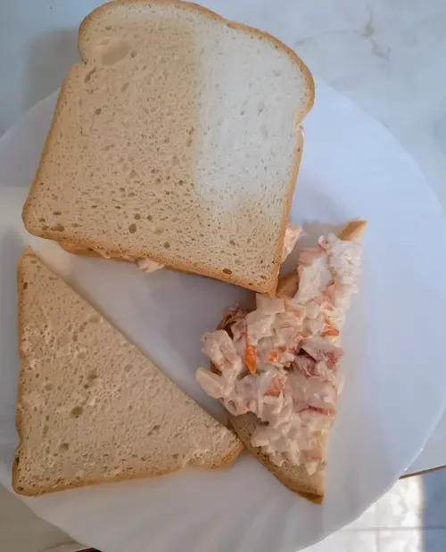 Sandwich vegetal con langostinos